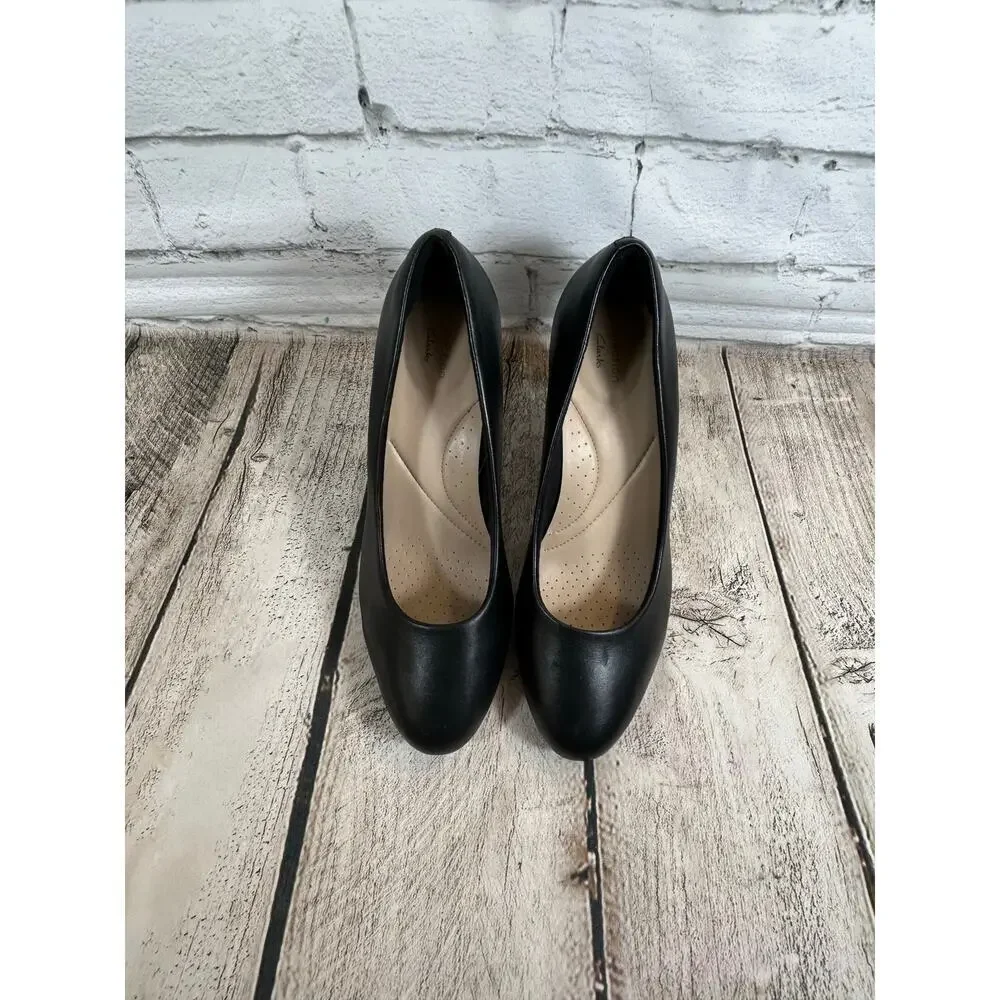 Clarks comfort pumps